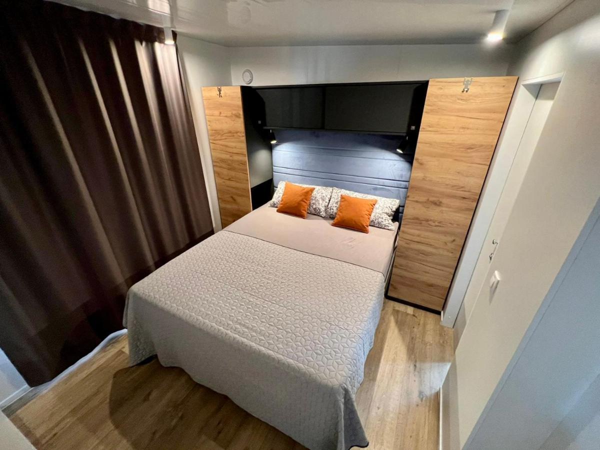 Villa Family Grand De Luxe Mobilhome سيلتسي المظهر الخارجي الصورة
