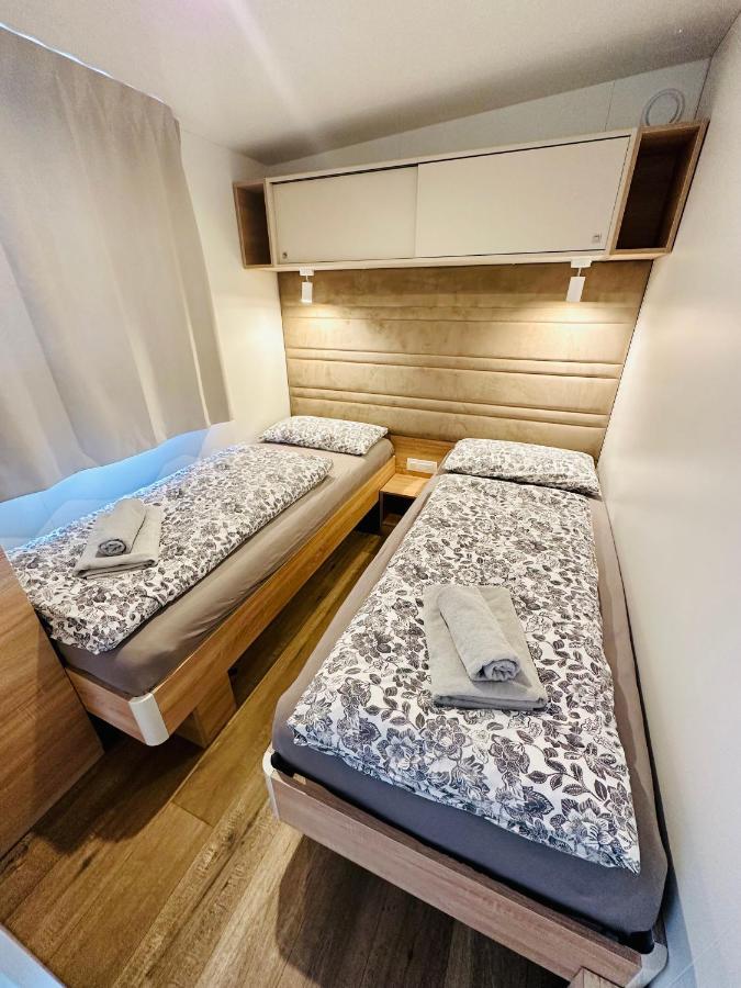 Villa Family Grand De Luxe Mobilhome سيلتسي المظهر الخارجي الصورة