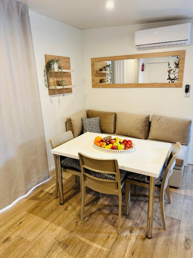 Villa Family Grand De Luxe Mobilhome سيلتسي المظهر الخارجي الصورة